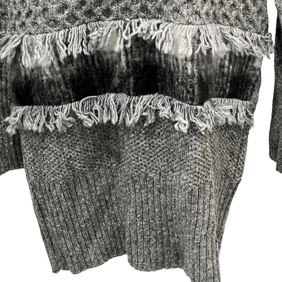Banana Republic Gray Multi Textured Fringe Long Turtleneck Sweater Size Medium - Picture 4 of 10